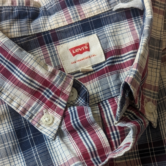 Levi's button down plaid shirt, size large. - Picture 4 of 8